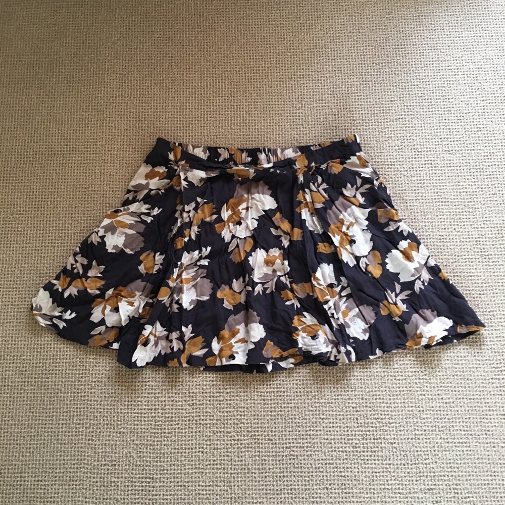 Flowy printed skirt